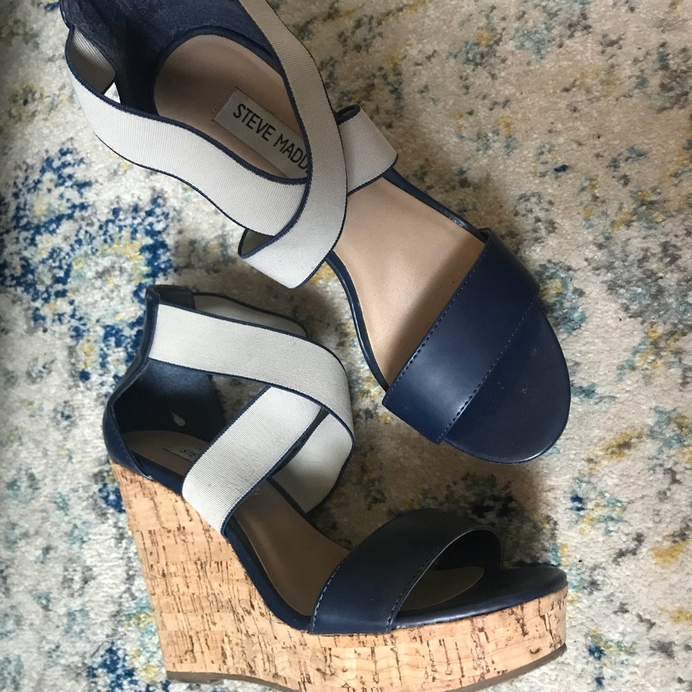 Steve Madden Navy and White Wedges
